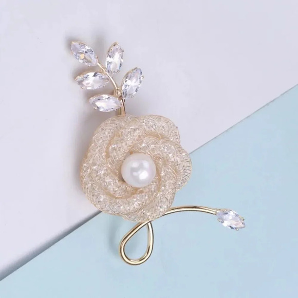 VQ Flower Brooch - Picture 4 of 7